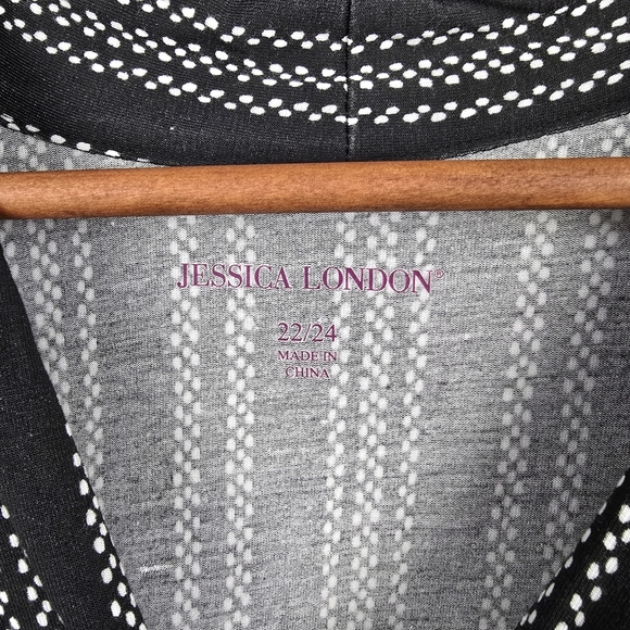 JESSICA LONDON Sleeveless Top Black White Subtle Polka Dot Women Plus Size 22/24 - Picture 5 of 10